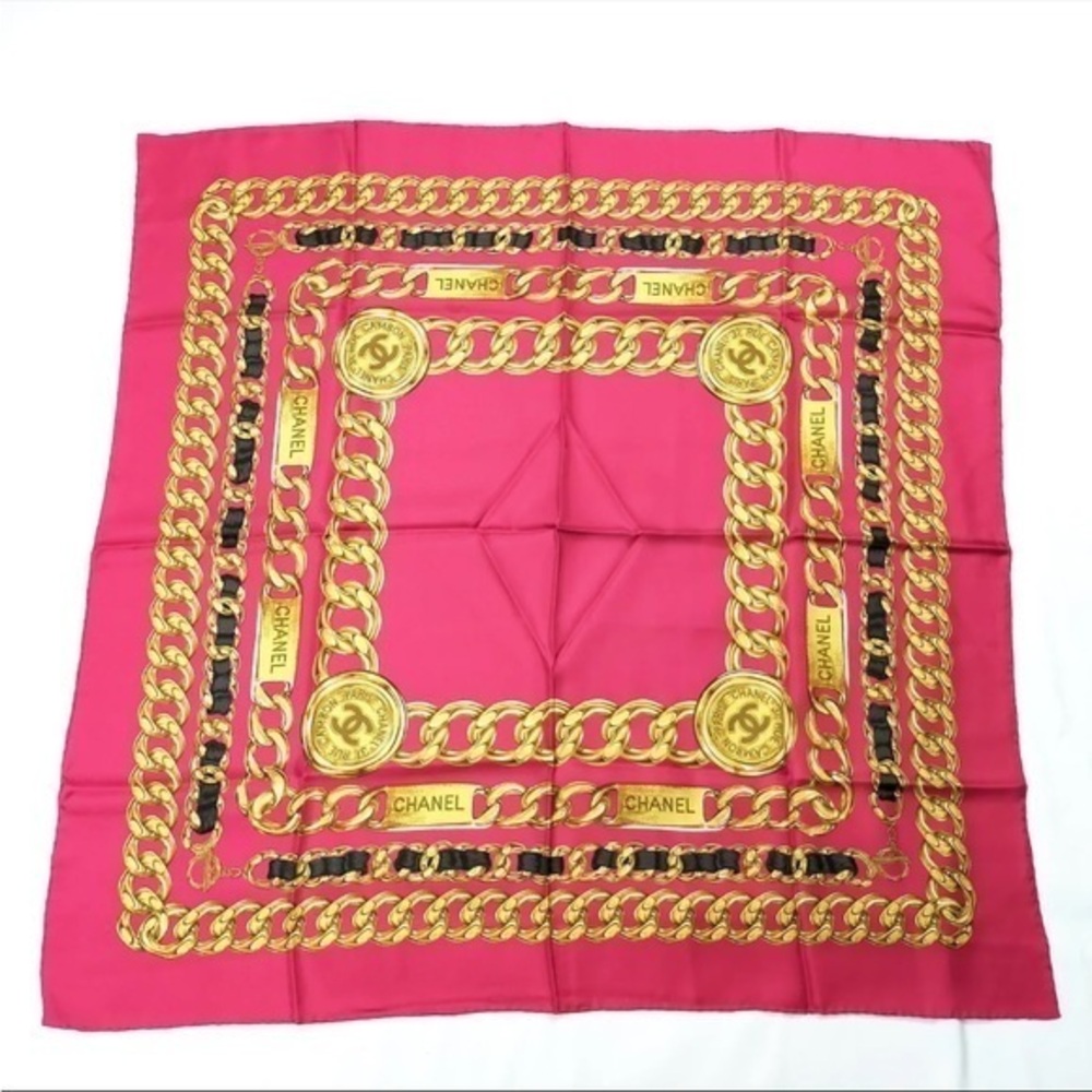 Chanel scarf 100% silk made in Italy royal chains with red fabric
